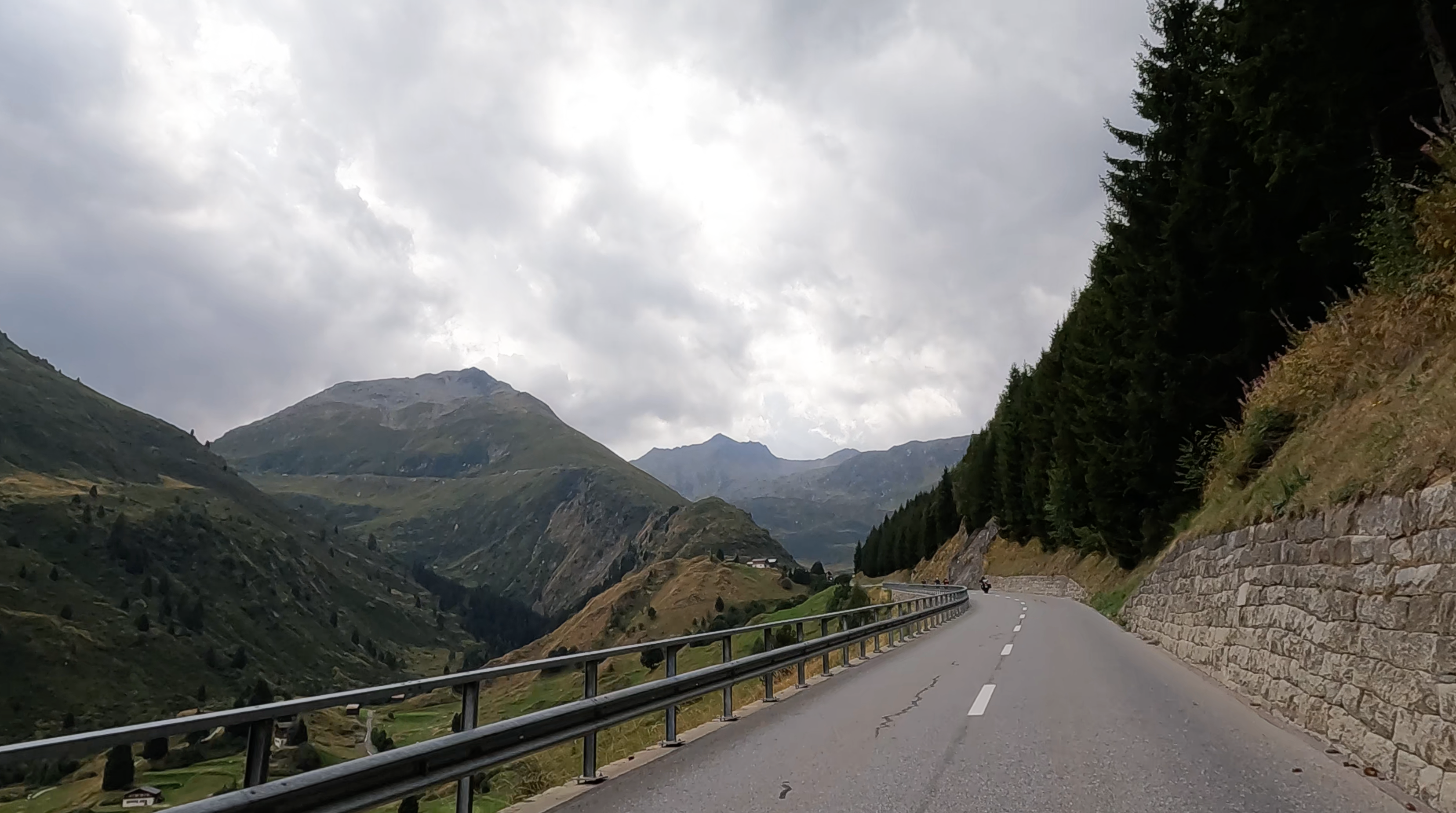 Tour 147: Following in the Footsteps of Alpine Pioneers: The Pass Adventure Between Thusis and Andermatt