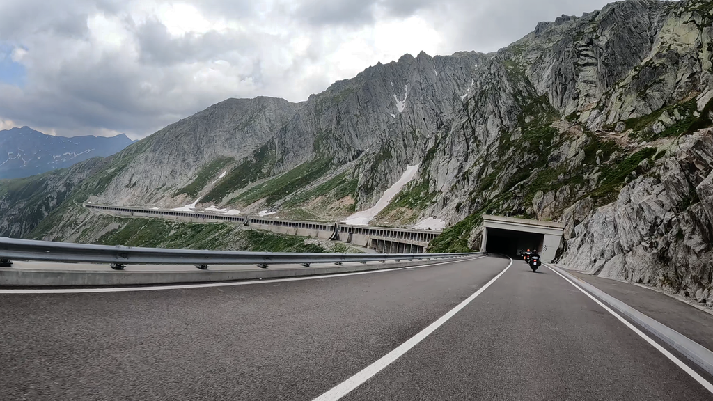 Tour 147: Following in the Footsteps of Alpine Pioneers: The Pass Adventure Between Thusis and Andermatt