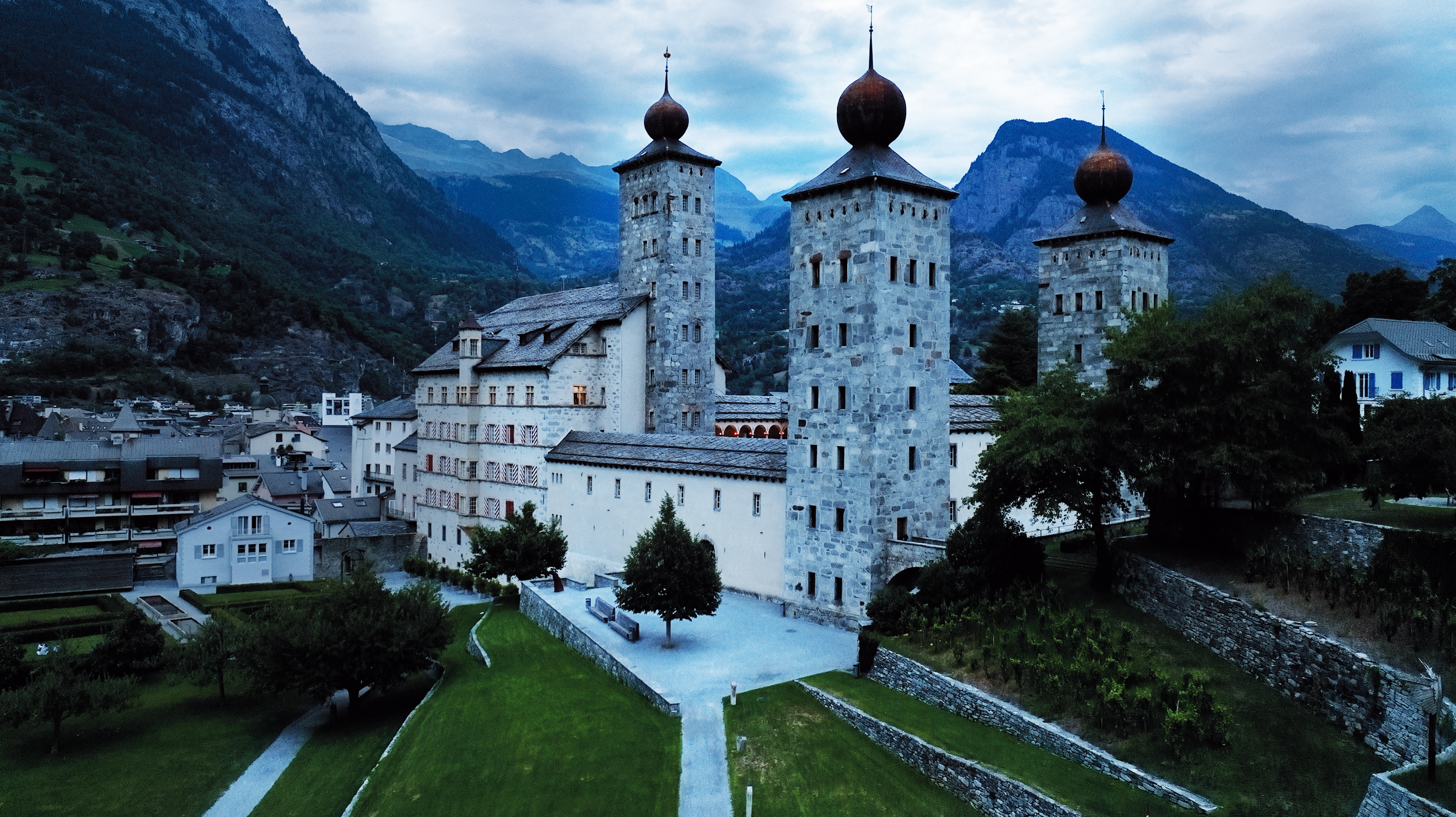Tour 75: From one highlight to the next: The Alpine Passes Marathon between Thusis and Brig